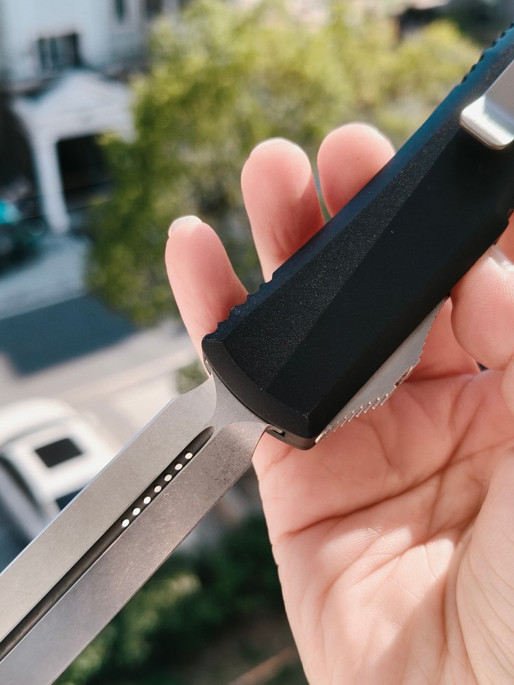 【售完】Microtech 122-10 Ultratech D/E CTS-204P钢 铝合金柄 黑色 1800