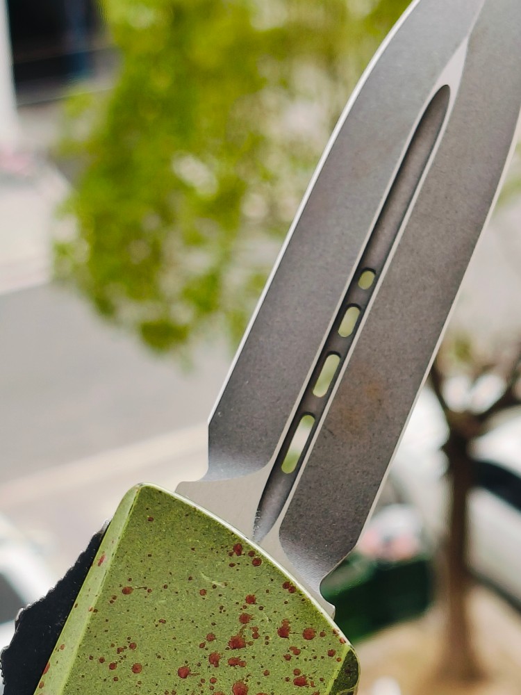 【寄售】Microtech Combat Troodon D/E Outbreak Standard Deep Engraved Signature Series 142-1OBDS 绿色 6800