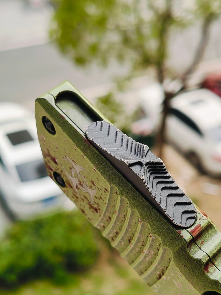 【寄售】Microtech Combat Troodon D/E Outbreak Standard Deep Engraved Signature Series 142-1OBDS 绿色 6800