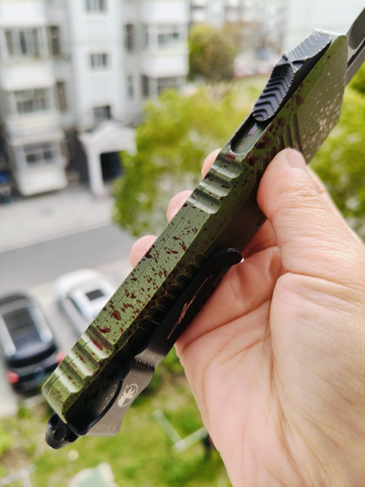 【寄售】Microtech Combat Troodon D/E Outbreak Standard Deep Engraved Signature Series 142-1OBDS 绿色 6800