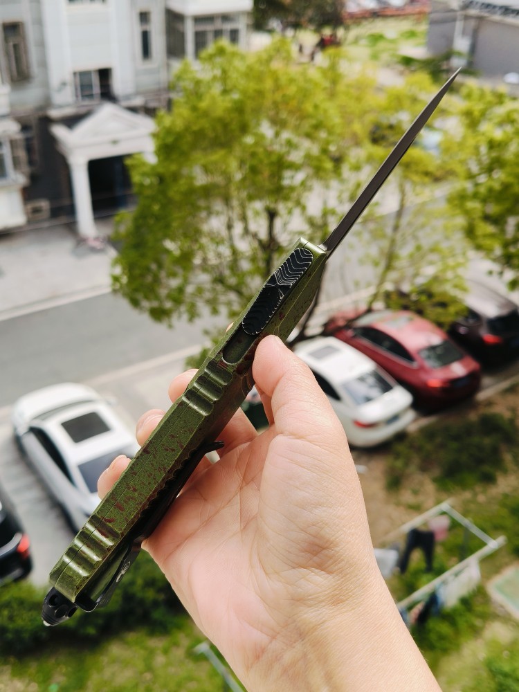 【寄售】Microtech Combat Troodon D/E Outbreak Standard Deep Engraved Signature Series 142-1OBDS 绿色 6800