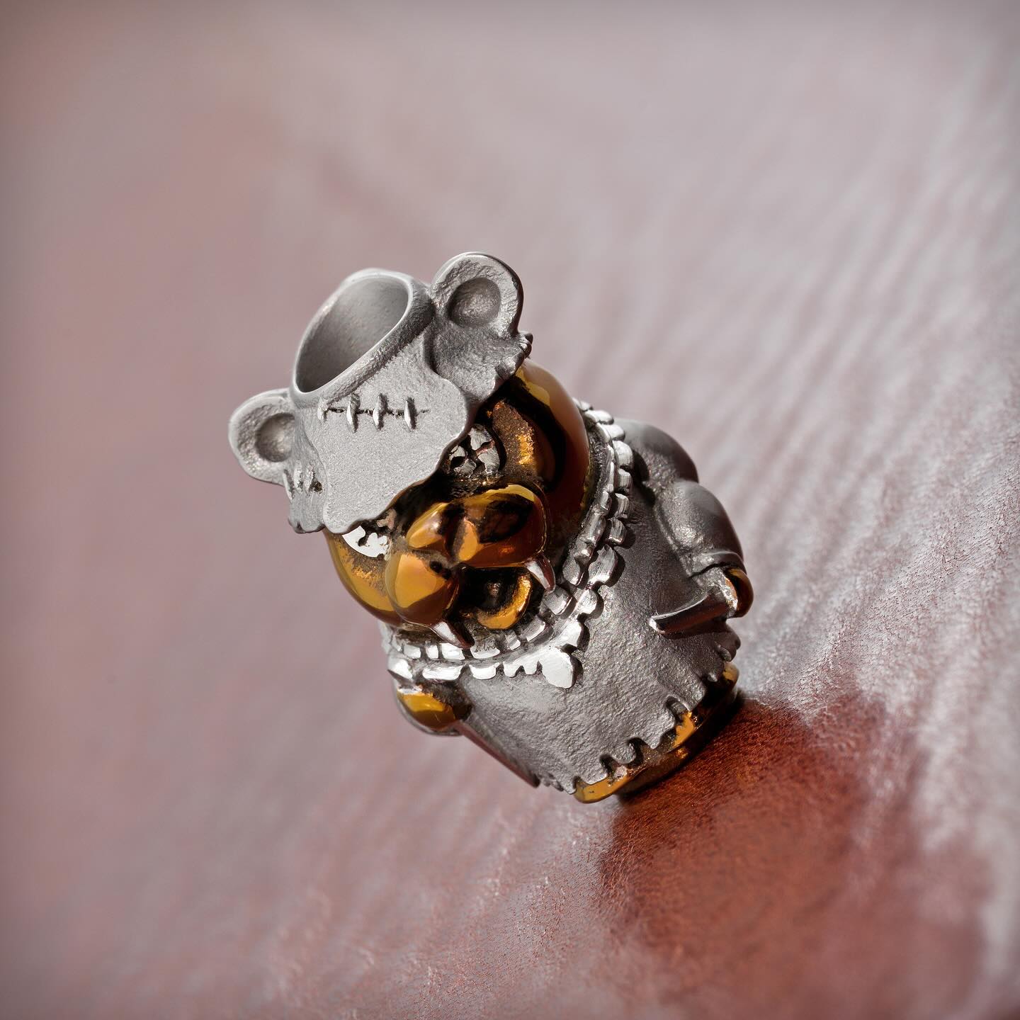 Streltsov Bad Teddy 俄罗斯艺术家 德米特里·斯特列尔佐夫 暴力熊刀坠 钛材质 2180